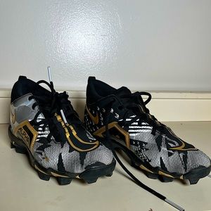 Boys 5.5Y Nike Alpha fast flex football cleats. EXCELLENT condition. Used 4x
